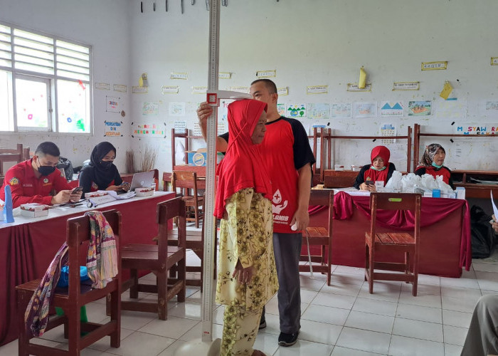 Dinkes Cianjur Gelar CEKAS di Kegiatan Desa Manjur Cikaroya Warungkondang