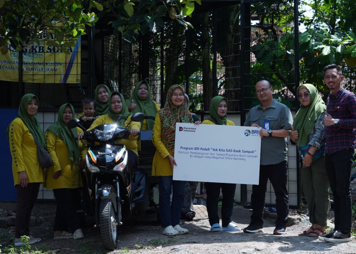 BRI Serahkan Bantuan Program TJSL “Yok Kita GAS” di Kota Bandung