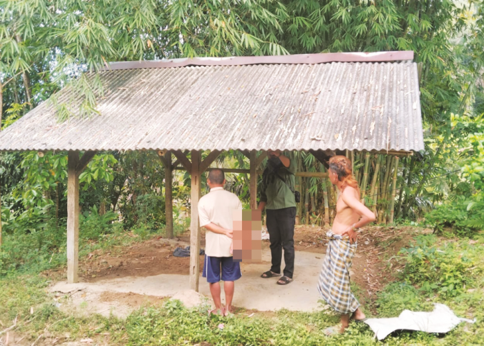 Gangguan Jiwa, Seorang Pria di Leles Cianjur Terpaksa Dipasung