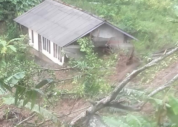 Banjir dan Longsor Terjang Sejumlah Wilayah di Cianjur, Belasan Jiwa Diungsikan