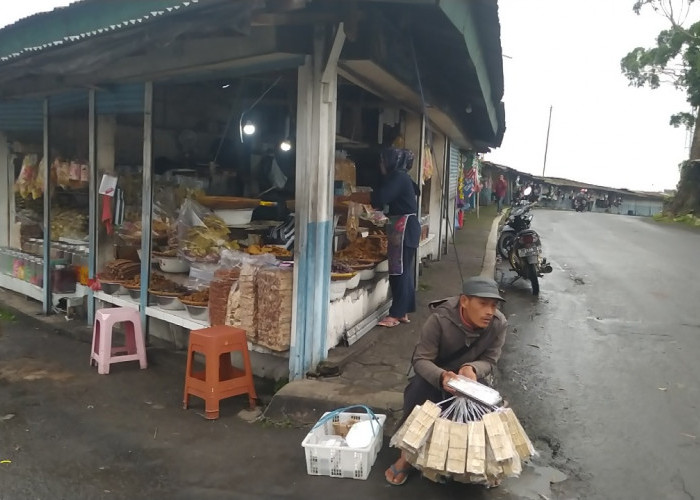 Pengunjung Sepi, Omset Pedagang Oleh-oleh di Kawasan Wisata Anjlok