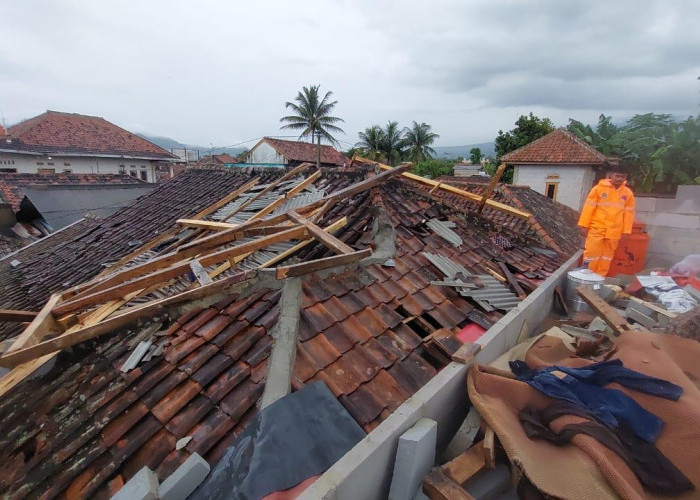 BPBD Cianjur Masih Asesmen Pasca Bencana Angin Puting Beliung di Warungkondang