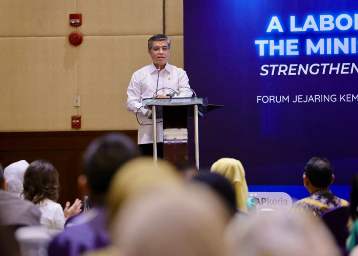 Menaker Tegaskan Kesempatan Kerja Tetap Terbuka di Tengah Tantangan Global