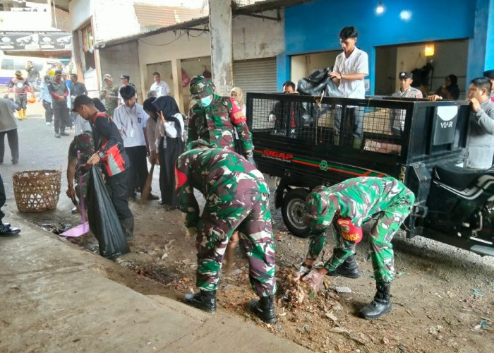 Koramil Cipanas Gelar Kerja Bakti, Dorong Kepedulian Warga Jaga Lingkungan