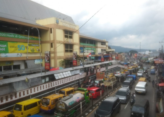 Pemkab Cianjur Akan Tertibkan Angkot dan Relokasi PKL di Jalur Cipanas