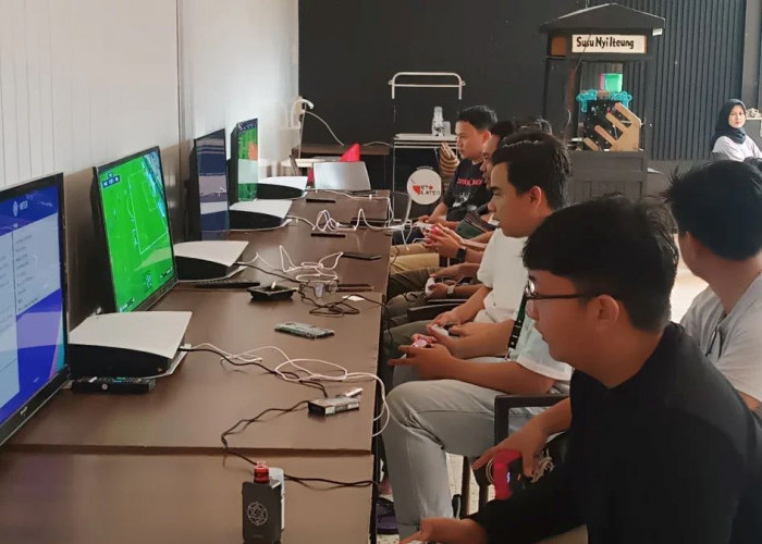 Puluhan Peserta Ikuti Turnamen Esports PS 4 E-Football Match Cianjur Ekspres