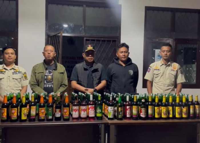 Ratusan Botol Minuman Beralkohol Diamankan Satpol PP Cianjur