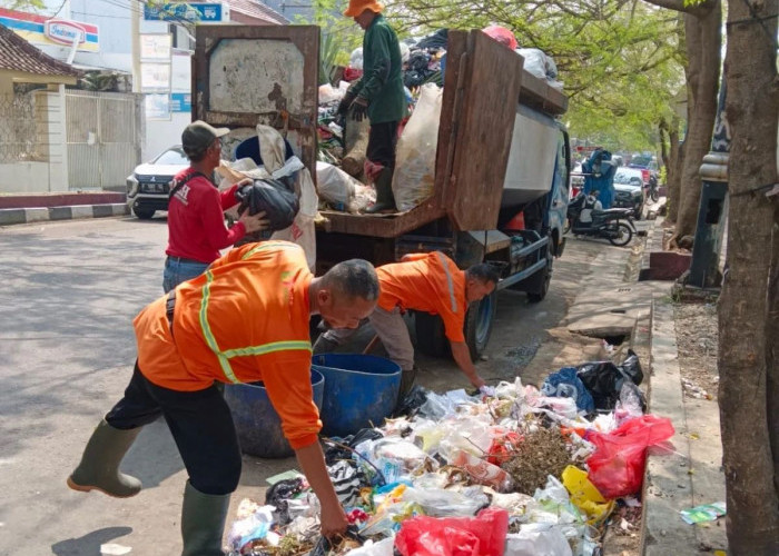 Antisipasi Lonjakan Volume Sampah, DLH Cianjur Siagakan 300 Petugas Kebersihan