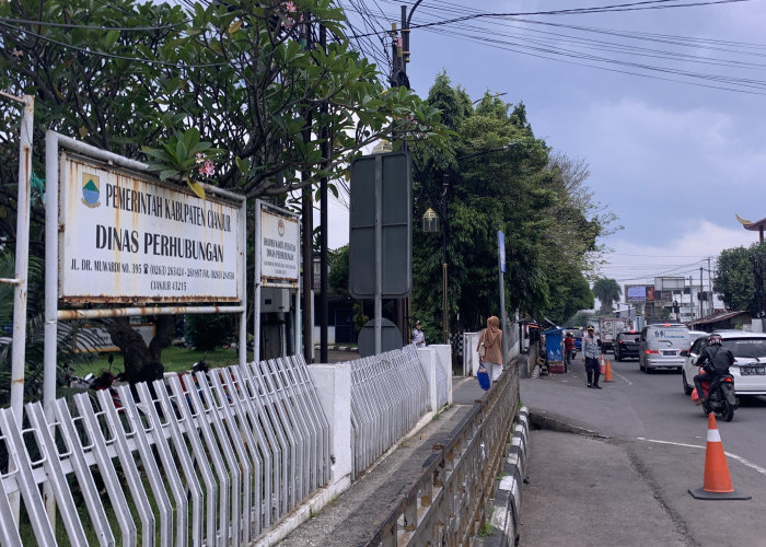 Jelang Mudik, Dishub Cianjur Gencarkan Persiapan Pemasangan dan Pemeliharaan Fasilitas Jalan