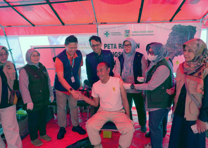 Bio Farma Salurkan Vaksinasi Tetanus dan Bantuan Logistik bagi Korban Longsor Bandung Barat
