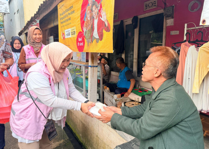 Sambut Tahun Baru 2026, Srikandi PLN Cianjur Bagikan Sarapan Gratis Bagi Warga dan Pejuang Nafkah 
