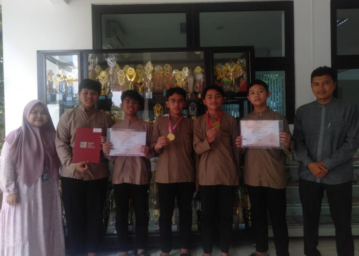 Siswa SMP Islam Cendekia Cianjur Boyong Medali Emas dan Special Award di WICE 2022