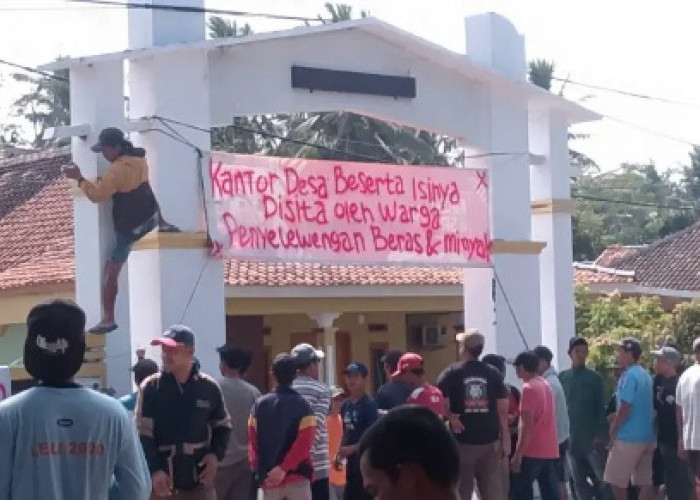 Warga Desa Sukapura Cianjur Tuntut Kejelasan Penyaluran Bantuan Beras dan Minyak