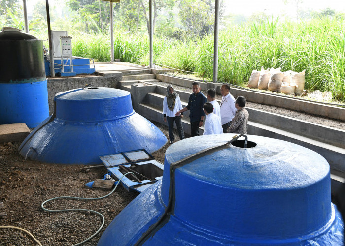 Bey Machmudin Resmikan PLTS - Biogas, Hasil Karya ITB Dihibahkan ke Koperasi