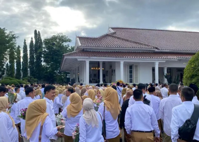 Lantik 7.007 PPPK Paruh Waktu, Bupati Cianjur Minta Layani Masyarakat Sepenuh Hati