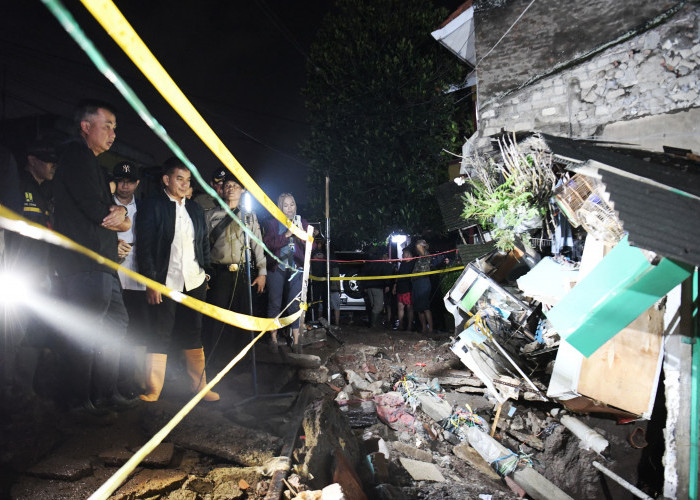 Tinjau Lokasi Pipa PDAM Jebol, Bey Machmudin Pastikan Penanganan Berjalan Optimal