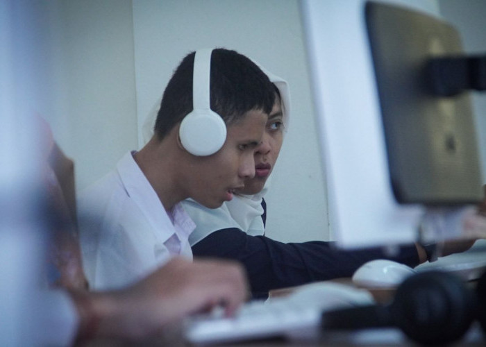 Di Tengah Keterbatasan, Murid SLB Optimis Ikuti TKA