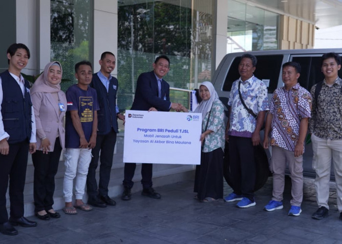 BRI Cabang Cirebon Gunung Jati Serahkan Bantuan Mobil Jenazah kepada Yayasan Al Akbar Bina Maulana