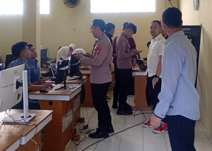 Siswa SMAN 1 Sukaresmi Cianjur Dibekali Literasi Digital, Waspada Hoaks dan AI