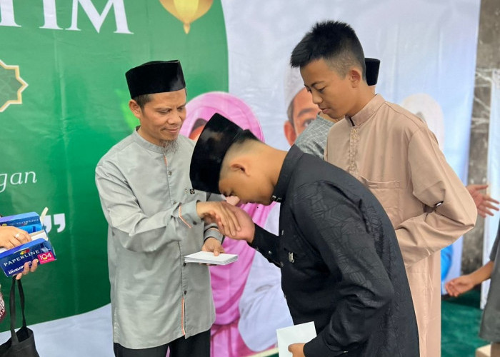 Momentum 10 Muharam, Fraksi PKS DPRD Cianjur Apresiasi DKM Al-Amanah Gelar Santunan Anak Yatim