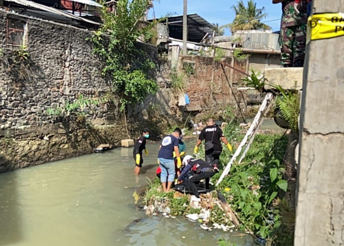 Di Cianjur, Pria Tanpa Identitas Ditemukan Tewas Mengambang di Sungai Ciajag 