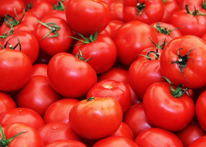 7 Manfaat Tomat Untuk Kecantikan