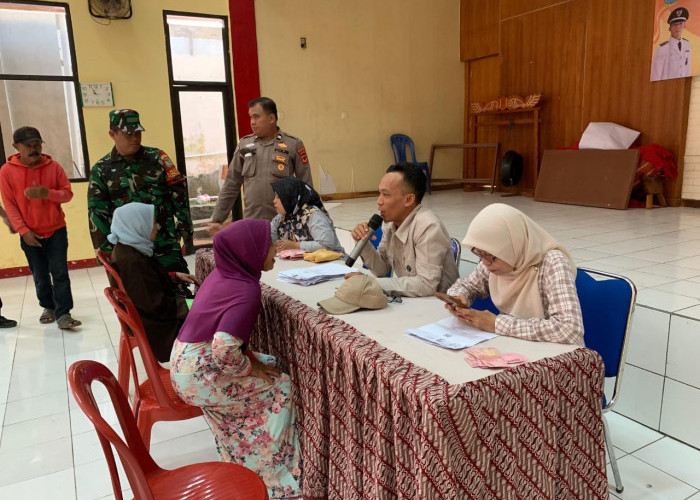Pemdes Sukataris Cianjur Salurkan BLT-DD Tahap 3 Kepada 61 KPM