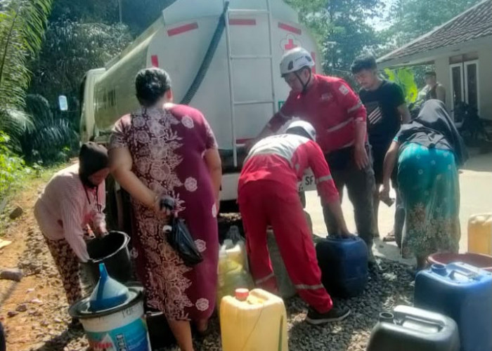 14 Kecamatan Dilanda Kekeringan, Lima Mobil Tangki Disiagakan Salurkan Air Bersih