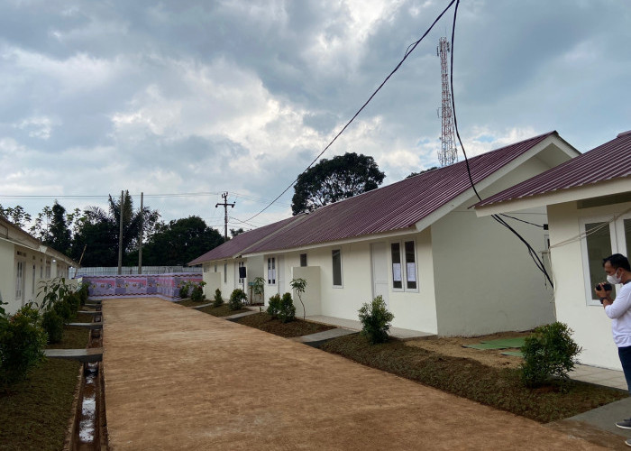 Sementara untuk Huntap Relokasi Tahap II di Desa Murnisari Kecamatan Mande hingga 3 Januari 2023 terdapat 43 unit lokasi siap bangun, 14 unit Risha terinstal lengkap dan empat unit telah tertutup atap.