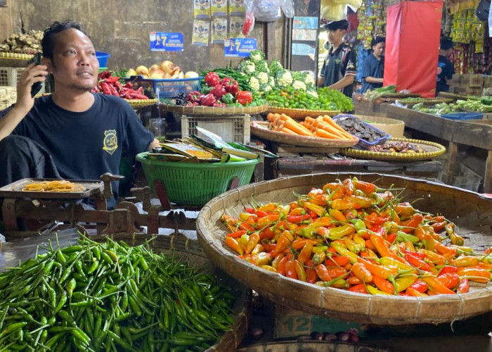 Sempat Rp100 Ribu per Kilogram, Harga Cabai Rawit di Pasar Muka Cianjur Berangsur Turun