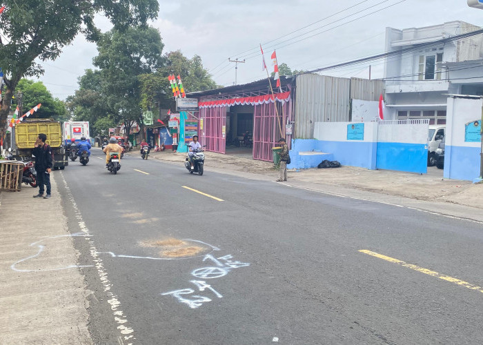 Pengendara Motor Tewas Terlindas Truk Fuso di Warungkondang