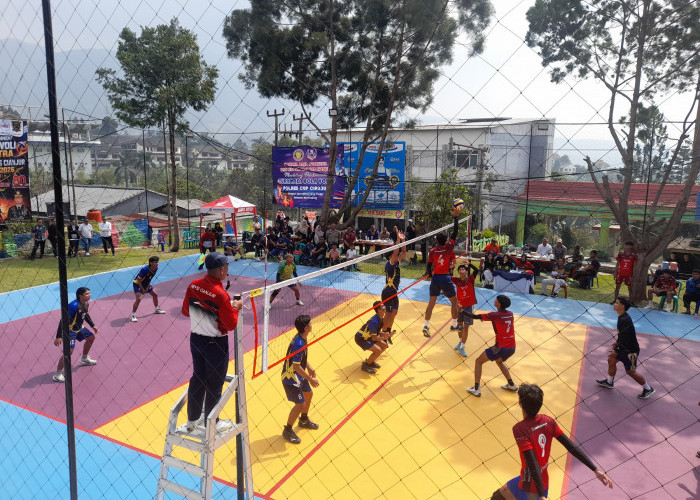 13 Tim dari Berbagai Daerah Ramaikan Open Turnamen Voli Kapolres Cianjur Cup 2026