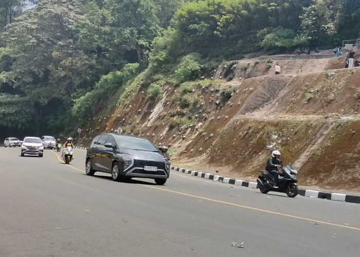 Terapkan Satu Arah, Arus Lalu Lintas di Jalur Puncak Kembali Lancar