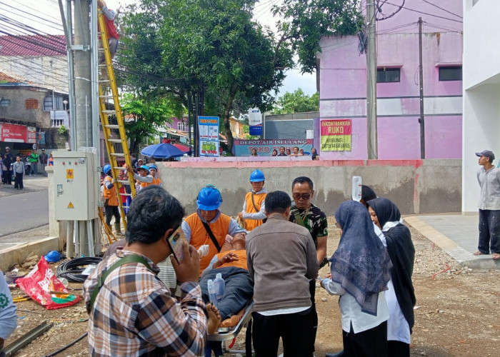 Dua Petugas PLN di Cianjur Tersengat Listrik