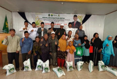 Legislator PKS Kang Dadan Surya Negara Pantau Langsung Penyaluran Beras CPPD Jabar di Takokak Cianjur
