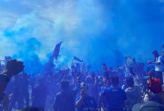 Ribuan Bobotoh Sambut Meriah Kakang Rudianto dan Robi Darwis di Perbatasan Cianjur