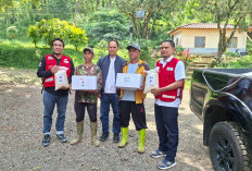 PMI Cianjur Salurkan Bantuan Bagi Korban Banjir Batulawang Cipanas