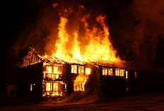 Diduga Akibat Tungku Api, Rumah Warga di Cilaku Cianjur Ludes Terbakar