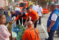 Krisis Air Bersih, BPBD Cianjur Salurkan Ribuan Liter Air ke Sejumlah Wilayah