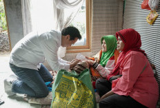 Kang Lepi Takziah ke Keluarga Korban Dugaan Penganiayaan di Cugenang, Sampaikan Belasungkawa dan Beri Bantuan 