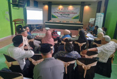 Universitas Agung Podomoro Dampingi Tata Kelola Keuangan BUMDes di Desa Sukatani Cianjur