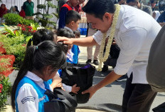 Rembug Warga di Cibodas, Bupati Cianjur Serahkan Bantuan dan Tinjau Pelayanan Publik