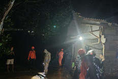 Diguyur Hujan Deras, Puluhan Rumah di Desa Mande Cianjur Terendam Banjir 