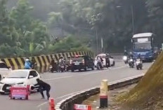 Viral Keributan di Puncak Pass, Mobil Dihadang hingga Dilempar Helm, Ini Kata Polisi