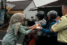 Wujudkan Nilai Hari Sumpah Pemuda, PLN Cianjur Hadirkan Kepedulian melalui Jum’at Berbagi