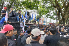 Geruduk DPRD Cianjur, 234 SC Desak Pemkab Kembalikan Anggaran UHC