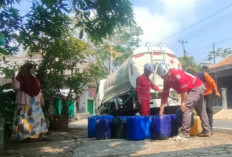PMI Cianjur Distribusikan 120 Ribu Liter Air Bersih untuk Warga Terdampak Kemarau