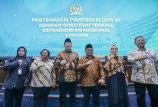 DPR Minta Penataan Guru Honorer Rampung sebelum Rekrutmen Baru