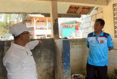 Dukung Fasilitas Sanitasi Warga, Anggota DPRD Jabar RK Dadan Surya Negara Bantu Renovasi MCK di Limbangansari