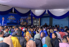 Ribuan Warga Padati Pasar Murah di Kantor DPD PAN Cianjur 